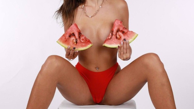 webcam-jonge-vrouw-Sweetbreeze-Cup-C-1780345166495.mp4