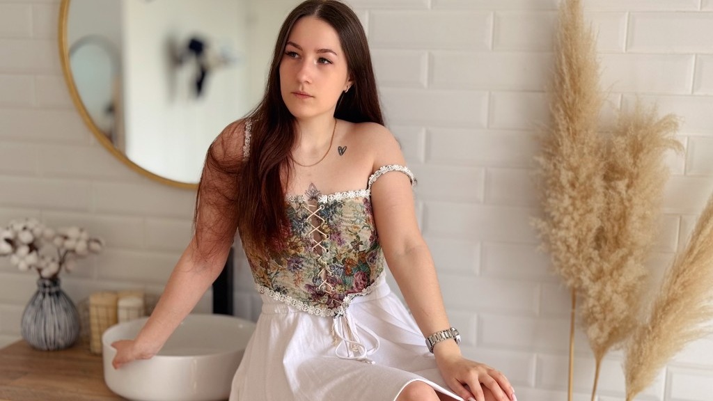 webcam-bisexuele-geile-jonge-vrouw-SweetCookies-Cup-C-1748890865762.mp4