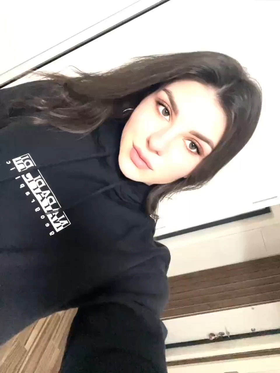sweetsexxx-webcam-video-1-Who-are-ypur-princess.mp4