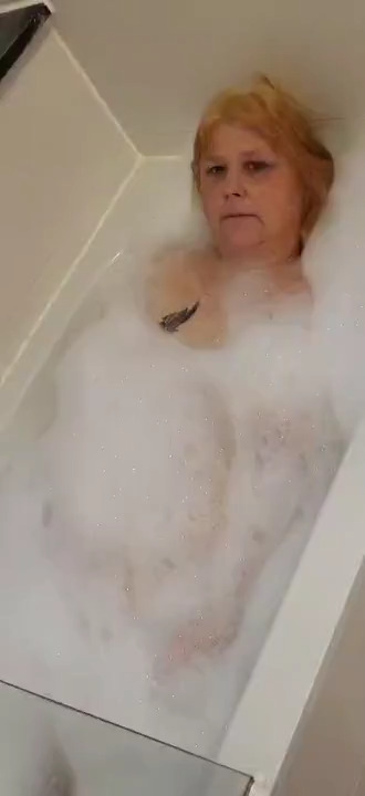 webcam-rijpe-vrouw-Sylviastar-Cup-D-1764747171966.mp4