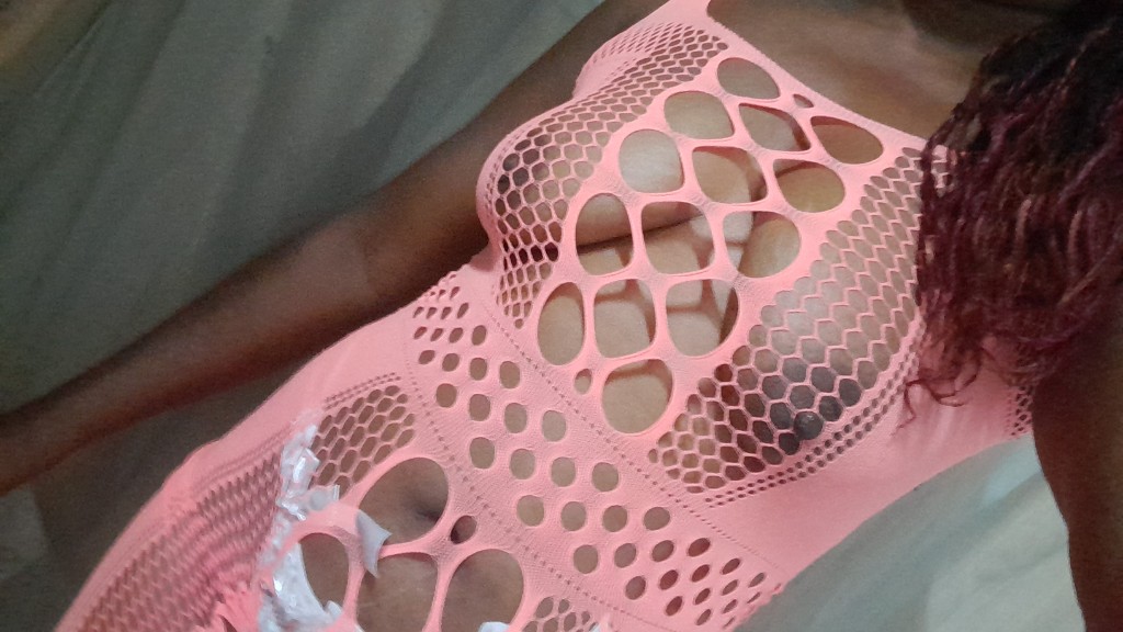 webcam-Milf-vrouw-WildEbonyBabe-Cup-C-1760338476450.mp4